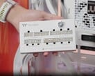 O módulo Dock da fonte de alimentação Thermaltake Dockpower FI.