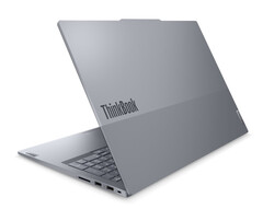O ThinkBook 16 Snapdragon Edition se parece muito com seus equivalentes com tecnologia AMD e Intel. (Fonte da imagem: WalkingCat)