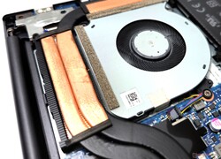 A ventoinha única assume o ônus de resfriar a CPU e a GPU