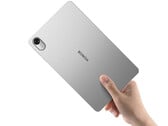 O Pad X7b está disponível nas configurações Wi-Fi e LTE. Na imagem: a parte traseira do tablet.