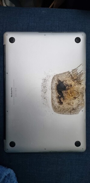 MacBook Pro. de 15 polegadas danificado pelo fogo. (Fonte de imagem: U/Extremidade)