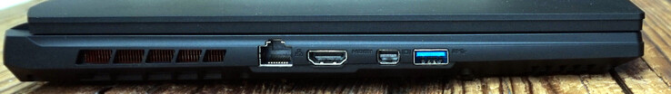 Esquerda: 2,5 Gbit LAN, HDMI, DisplayPort, USB-A (5 Gbit/s)