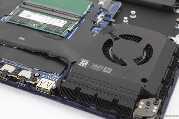 As ventoinhas permanecem mais silenciosas do que na maioria dos outros laptops para jogos antes de precisarem aumentar o volume