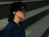 O Momentum True Wireless 2 pode ser popular, mas a Sennheiser ainda quer se livrar de sua divisão de fones de ouvido do consumidor. (Fonte de imagem: Sennheiser)