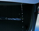 Vazamento de água no porta-malas do Modelo Y (imagem: KHopkins/TMC)