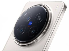 Câmeras traseiras do Vivo X200 Pro (Fonte da imagem: Vivo)