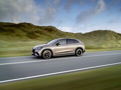 A SUV elétrica Mercedes-Benz AMG EQE 43 4MATIC está agora disponível para encomenda na Europa. (Fonte da imagem: Mercedes-Benz)