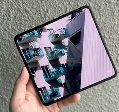 O iPhone dobrável poderia adotar uma proporção de tela diferente. Na foto - Oppo Find N2 (Fonte da imagem: Andrew Cheng, Nextrift)