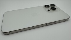 Um protótipo de iPhone com botões Taptic. (Fonte da imagem: Apple Insider)