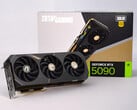 Zotac Gaming GeForce RTX 5090 Análise sólida: GPU carro-chefe da Zotac vs. Founders Edition da Nvidia