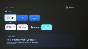 O TCL C1 tem um menu inicial fácil de usar quando não está conectado ao Google TV. Apenas três aplicativos de streaming e um reprodutor de mídia local estão instalados. (Fonte da imagem: Notebookcheck)