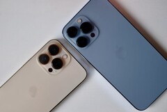 O iPhone 15 Pro está pronto para o esporte apenas um furo. (Fonte: Trusted Reviews)