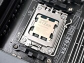 AMD Ryzen 9 7950X e AMD Ryzen 7 7700X Revisão