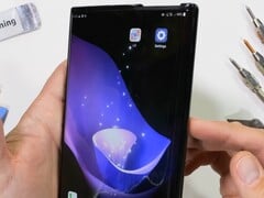 Galaxy O Z Slide poderia ter o mesmo formato do LG Rollable mostrado aqui.