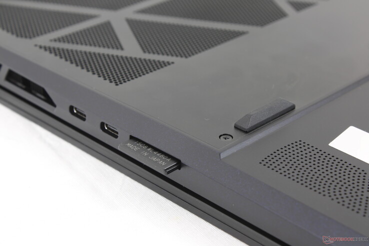 O leitor de cartão SD não tem mola