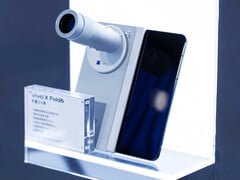 O Vivo X Fold6 vem com o OriginOS 6 instalado de fábrica.