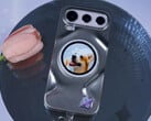 Honor e a Oppo está prestes a lançar um acessório muito semelhante. Na foto: acessório de tela magnética do Honor preso a um telefone.