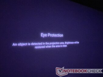 O Mogo 2 Pro tem detecção automática de objetos para acionar o modo de proteção ocular, o que é uma vantagem para pais com crianças que andam de um lado para o outro.
