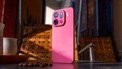 O lindo Oppo Find X9 e Find X9 Pro vermelho aparentemente só está disponível via importação (Fonte da imagem: Weibo)