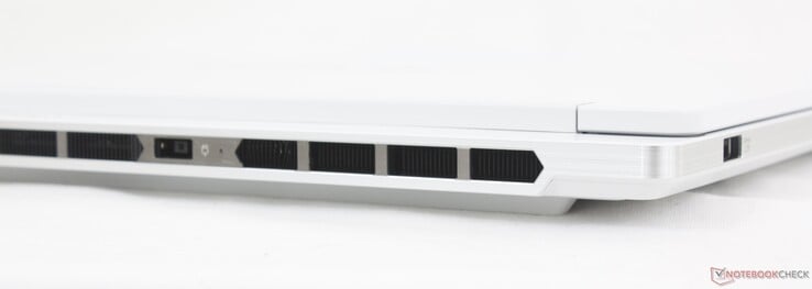 Traseira: HDMI 2.1, adaptador CA