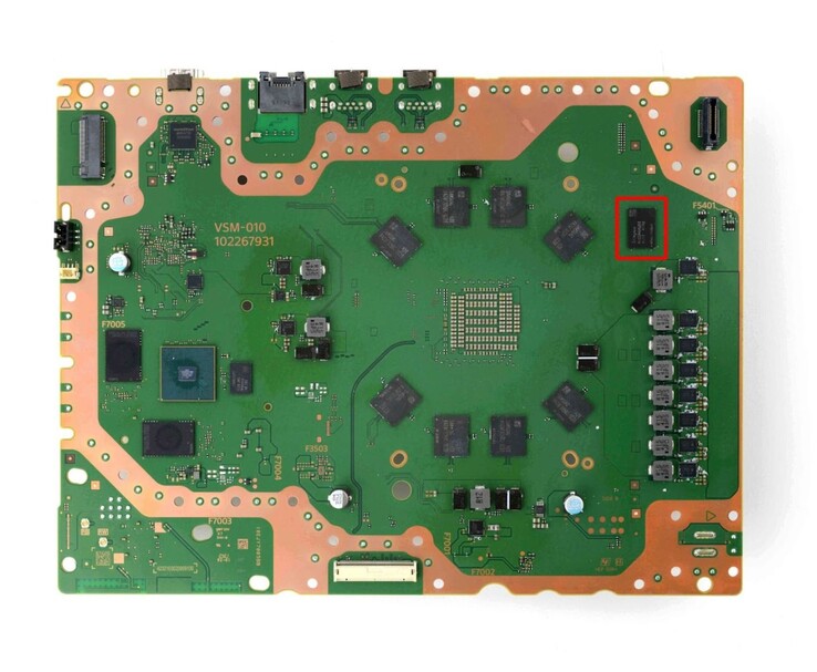 Placa-mãe do PlayStation 5 Pro mostrando a APU da AMD (Fonte da imagem: iFixit)