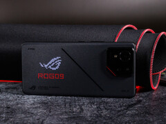 Um sucessor para o ROG Phone 9 Pro (foto) está a caminho. (Fonte da imagem: Notebookcheck)