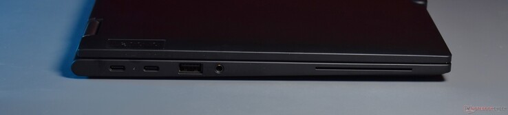 esquerda: 2x Thunderbolt 4, USB A 3.2 Gen 1, áudio de 3,5 mm, leitor de cartão inteligente