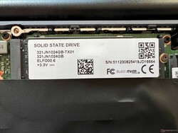 O SSD M.2 2280 é conectado via PCIe 4.0.