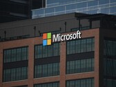 Edifício de escritórios da Microsoft com o logotipo da empresa (Fonte da imagem: Simon Ray/Unsplash)