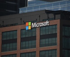 Edifício de escritórios da Microsoft com o logotipo da empresa (Fonte da imagem: Simon Ray/Unsplash)