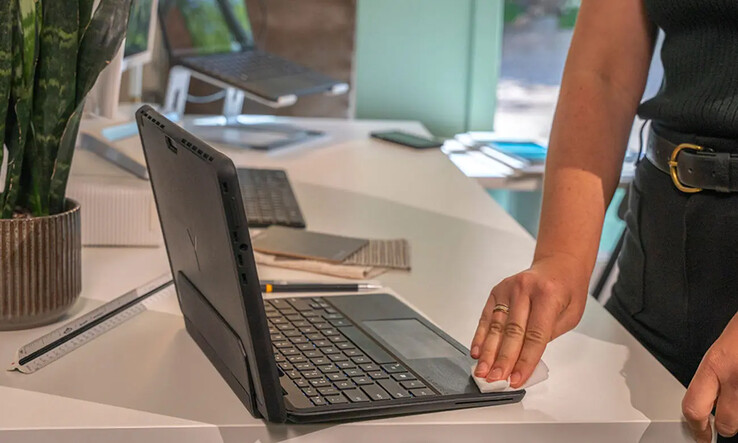 Transforme seu Surface Pro 8 em um laptop com a marca Brydge com o SP Max+. (Fonte: Brydge)