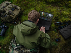 O novo Asus ProArt PX13 contém alguns ajustes de design em relação ao modelo do ano passado. (Fonte da imagem: Asus)