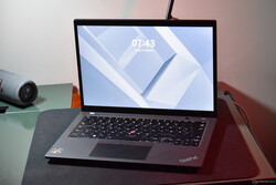 em análise: Lenovo ThinkPad T14 Gen 4 AMD, amostra de análise fornecida por