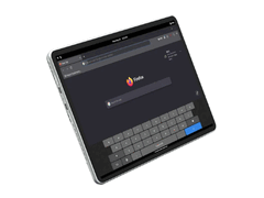 O Juno Tab 4 de 13 polegadas possui várias portas e duas ventoinhas de refrigeração.