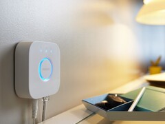 A Philips Hue está lançando uma atualização para o Hue Bridge (foto). (Fonte da imagem: Philips Hue)