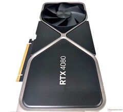 A RTX 4080 é 58% mais rápida como um todo em nossos benchmarks sintéticos em comparação com a RTX 3080.