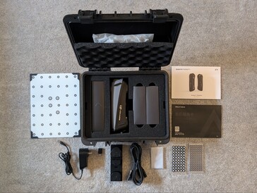 Conteúdo dentro do estojo