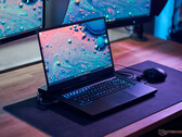 MSI Titan GT77 HX 13V Revisão - Ultimate Gaming Laptop com RTX 4090 & Core i9-13950HX