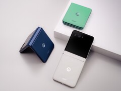 O Motorola Razr tem uma dobradiça mais resistente e melhor proteção contra poeira. (Fonte da imagem: Motorola)