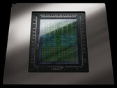 Vista em close-up de uma matriz de GPU RTX da Nvidia com circuitos expostos e invólucro metálico (Fonte da imagem: Nvidia)