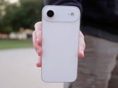 Apple está supostamente cortando os custos das telas do iPhone 17 e 17 Air. (Fonte da imagem: AppleTrack)