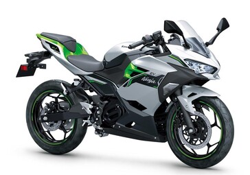 A Kawasaki Ninja e-1 imita a aparência esportiva de suas contrapartes maiores da ICE Ninja. (Fonte da imagem: Kawasaki)