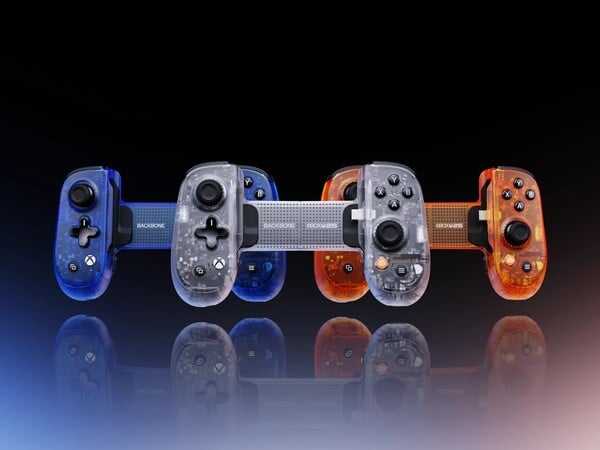 A edição de 25º aniversário do Backbone Pro Xbox não está disponível em três cores translúcidas.