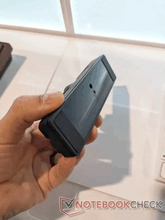 Trackball Keychron preto na parte inferior (Fonte da imagem: Notebookcheck/Stephen Pereyra)