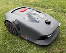 Mova 1000 no teste do cortador de grama robótico. (Fonte da imagem: Marcus Schwarten / Notebookcheck)