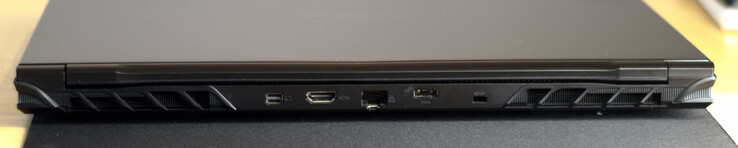 mini DisplayPort, HDMI 2.1, RJ45 (LAN de 2,5 GBit), fonte de alimentação, slot de trava Kensington
