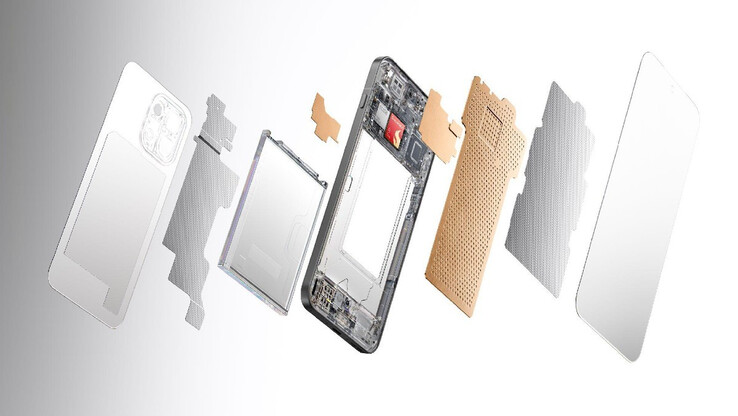 O OnePlus 13s possui um sistema de resfriamento de câmara de vapor de 4.400 mm² para manter seu hardware sob controle. (Fonte da imagem: OnePlus)