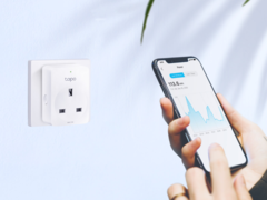 O Tapo P110M Mini Smart Wi-Fi Plug (na foto) está recebendo o Matter 1.3. (Fonte da imagem: Tapo, editado)