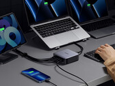 O Carregador UGREEN Nexode 200 W pode alimentar até seis dispositivos. (Fonte de imagem: UGREEN)