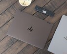 Análise do HP OmniBook X Flip 14: Desempenho versátil com o AMD Zen 5